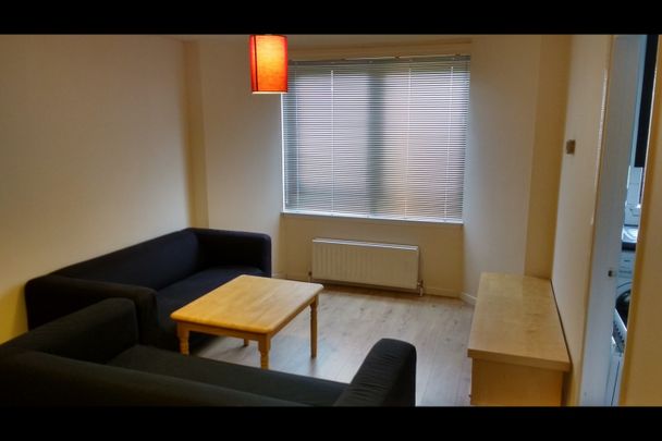 2 Bed Flat, Middlesex Gardens Glasgow, G41 - Photo 1