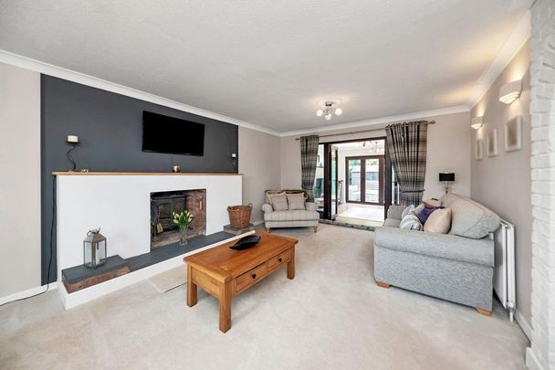 5 bedroom detached house to rent - Photo 1