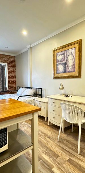 2104 Av. Prud'homme, Montréal (Côte-des-Neiges, QC H4A - Photo 1