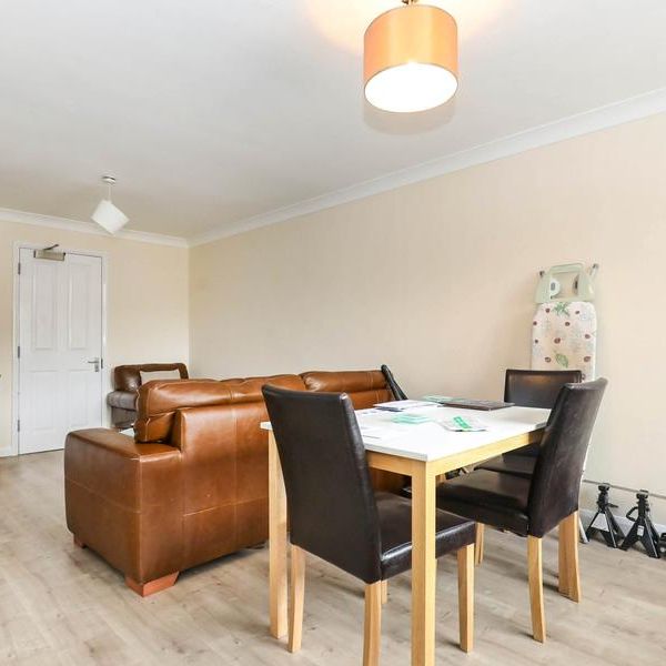 5 bedroom detached to rent Paxton Road, Northampton, Northamptonshire, NN3 - Photo 1