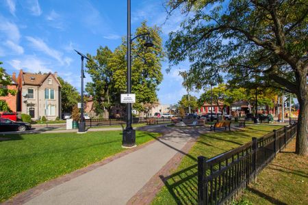 For Lease - 49 Wentworth #Main Street, Hamilton, Ontario - Photo 2