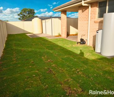 Spacious Family Duplex with Modern Comforts - Photo 6