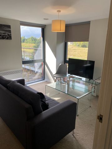 2 Bed Flat, Salford, M3 - Photo 2