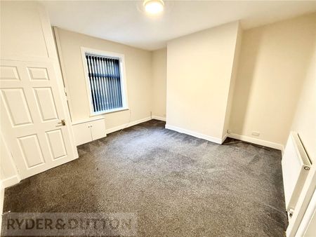 Queen Street, Shaw, Oldham, Greater Manchester, OL2 - Photo 3