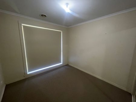 Spacious 3 Bedroom Unit - Photo 2