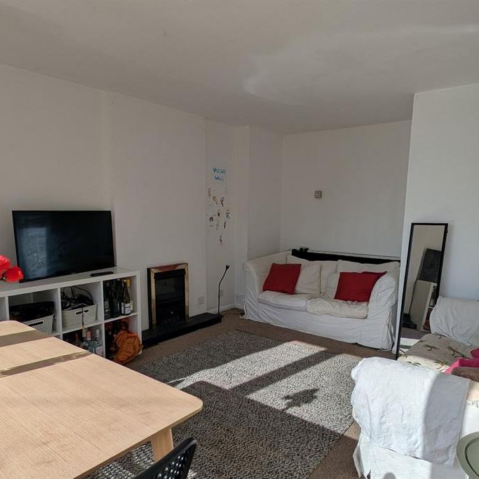 4 bedroom terraced house to rent - Photo 1
