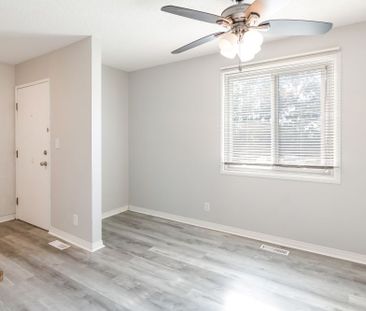 3 Bed, 2 Storey Condo in The Pines! - Photo 5