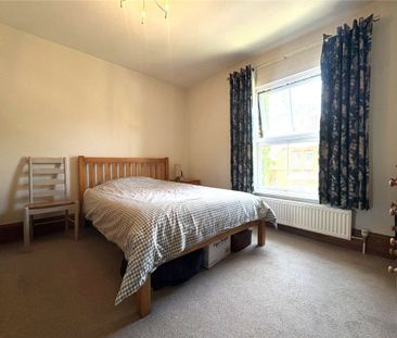 3 bed End Terrace House for rent - Photo 6