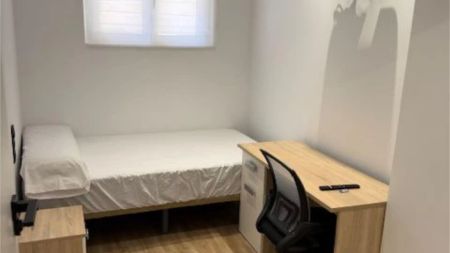 Piso de alquiler en Carrer Santa Anna, 12, Plaza Crevillente - Antiguos Juzgados - El Asilo - Photo 3