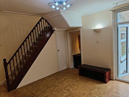 4 bedroom terraced house to rent - Photo 2