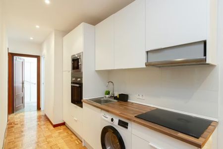 Calle de Fernández de la Hoz, Madrid, Community of Madrid 28010 - Photo 5