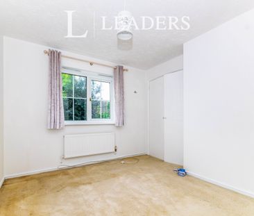 2 bedroom house to rent Leander Drive, PO12 - Photo 2