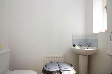 Wolverton - Fully Redecorated Double Bedroom Home With En-suites!, MK12 - Photo 2