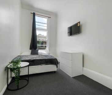 Redfern - Photo 6