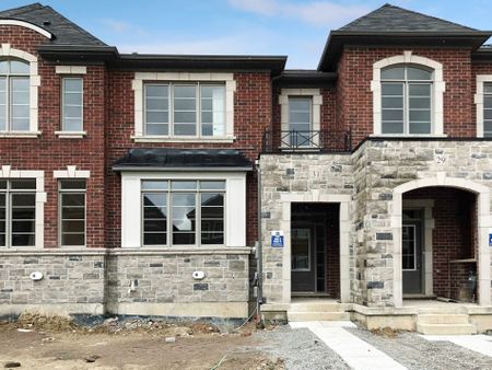 For Lease - 31 Walter Proctor Road, East Gwillimbury, Ontario - Photo 4