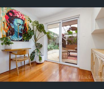 Private Courtyard Oasis in the Heart of Inglewood - Photo 6