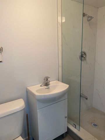 For Lease - 312 Whitmore B2 Avenue, Toronto, Ontario - Photo 5