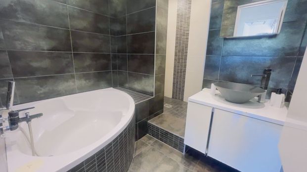 Location appartement 5 pièces, 93.00m², Cannes - Photo 1