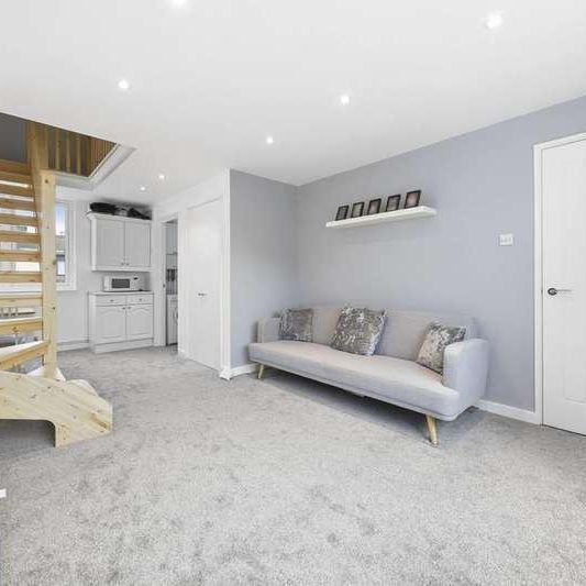 East Smithfield, Tower Hill, E1W - Photo 1