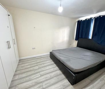 4 bedroom terraced house to rent - Photo 6