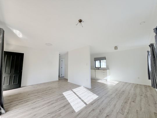 Comfortable Family Living In Ranui - Photo 1