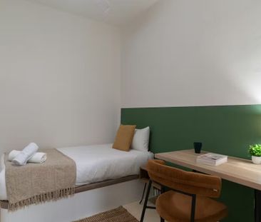 Calle de Fuencarral, Madrid, Community of Madrid 28010 - Photo 3