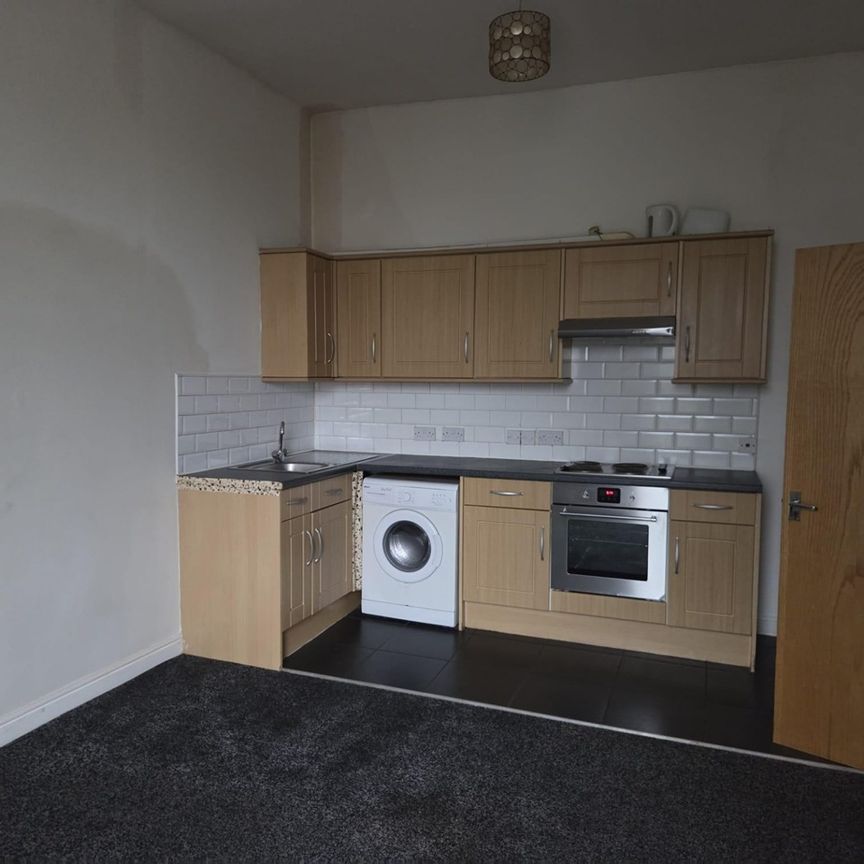 1 Bed Flat, Hall Lane, LS12 - Photo 1