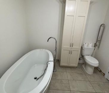 Condo a louer a Laval / Condo for rent in Laval - Photo 2