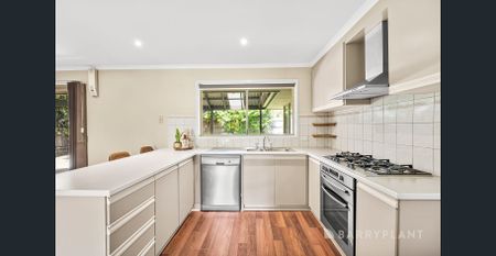 Effortless Family Living in a Prime Berwick Pocket - Photo 4