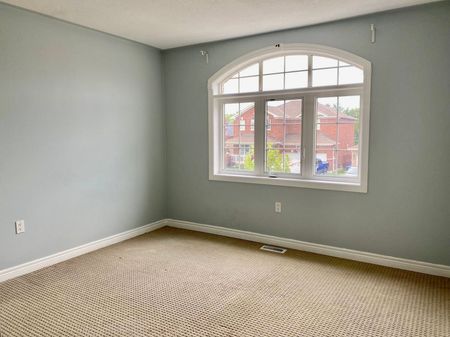 For Lease - 17 Christina Crescent, Bradford West Gwillimbury, Ontario - Photo 4