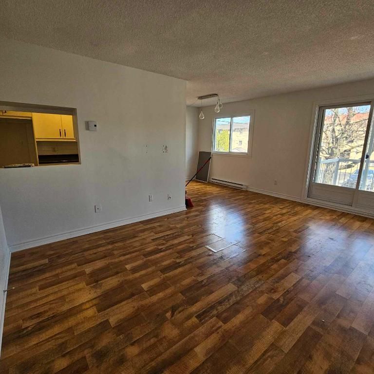 Grand 4 1/2 rénové à Sainte-Julie - Disponible 1er juillet 2026 - Photo 1