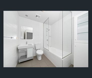 Plenty of room to move, spacious 1brm unit in a great location - Photo 5