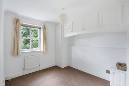 4 bedroom detached house to rent - Photo 4