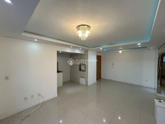Apartamento com 3 quartos e 133m² para alugar em Passo d'Areia, Porto Alegre. - Foto 1