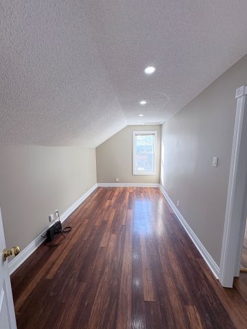 For Lease - 94 Park Road Unit# Upper, Oshawa, Ontario - Photo 2