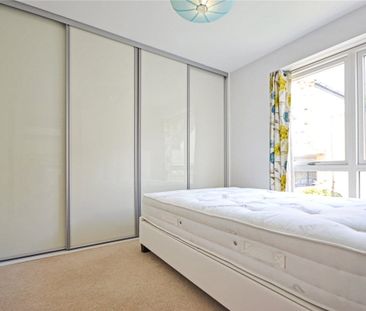 Well presented 1 bedroom apartment for rent within walking distance... - Photo 2