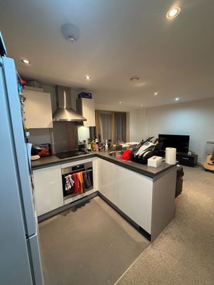 Room in a Shared Flat, Cork House, SW19 - Photo 1