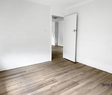 Freshly Renovated 2-bedroom Unit in Convenient South-Central Location - Photo 4