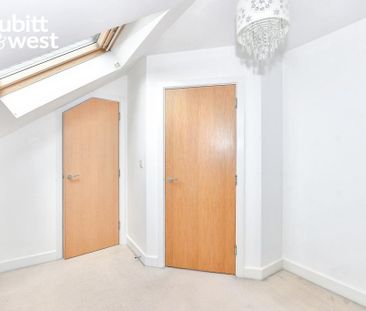 4 bedroom semi-detached house to rent - Photo 5