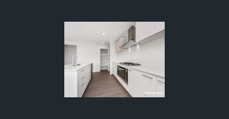 Spacious Family Entertainer - Photo 2