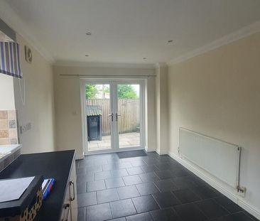 3 bedroom semi-detached house to rent - Photo 2