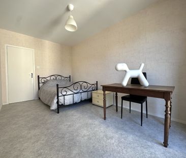 Location Appartement 3 pièces 69m² BEAUMONT 63110 - Photo 2
