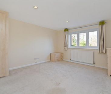 4 bedroom detached house to rent - Photo 6