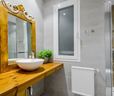Room in a shared 8-bedroom apartment for rent in Trafalgar. - Photo 6