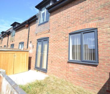 2 bedroom terraced house to rent - Photo 3