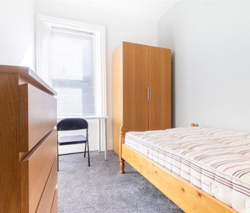 6 bedroom terraced house to rent - Photo 4