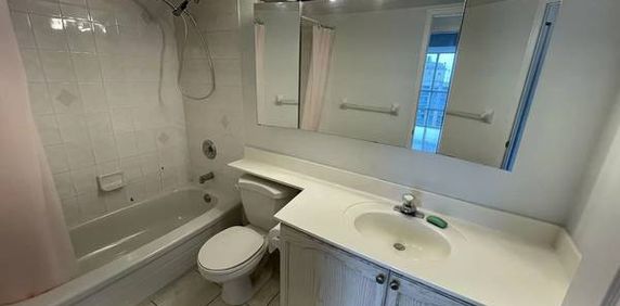 3600 / 3br - Beautiful 3-bedroom condo with great view and subway acce - Photo 2