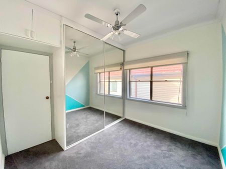 10 Coronation Avenue, Cardiff - Photo 3