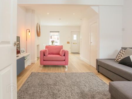 44 Runnymede Parade, Belfast, BT12 6NF - Photo 2