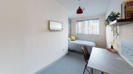 4 bedroom flat to rent - Photo 5